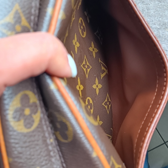 ✨️ Louis Vuitton EUC Blois Crossbody Bag Monogram Vintage 2003  ✨ - Picture 16 of 17